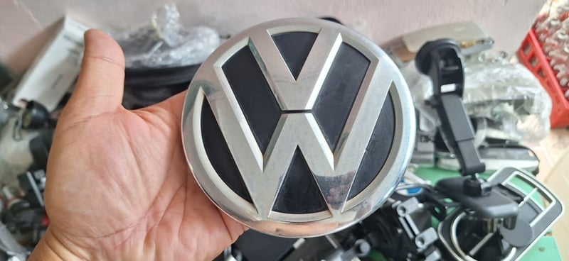 โลโก้ VW แท้ ตัวใหญ่ขนาด13.7เซนติเมตร สำหรับติดหน้ารถ 