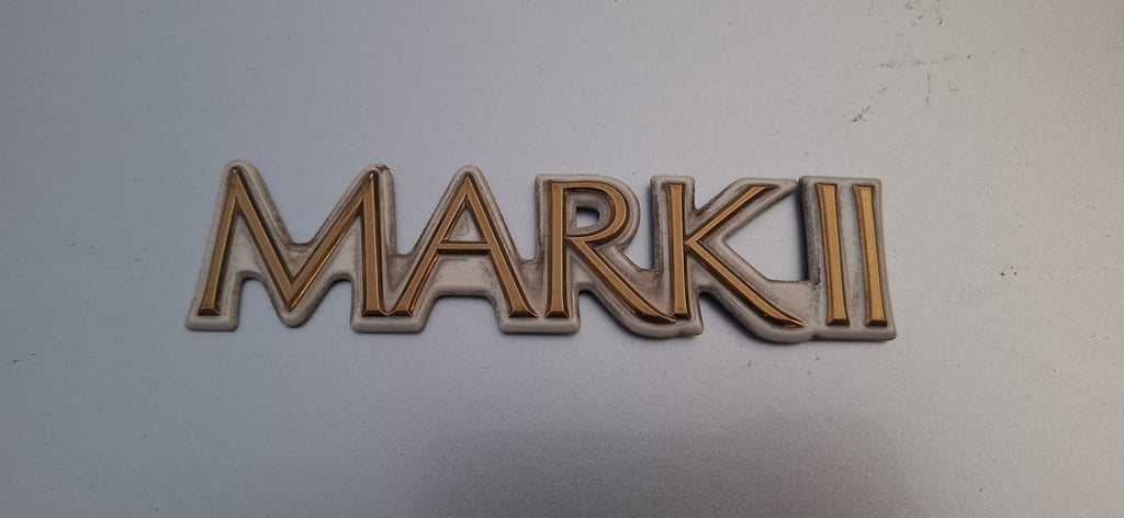 เพลทโลโก้ MARKII สีทอง แท้ ติดท้ายรถ TOYOTA MARKII