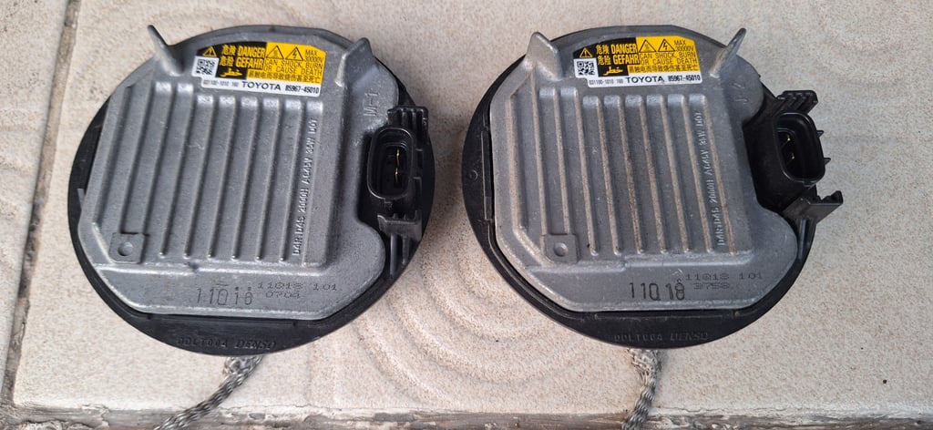 บัลลาสต์ไฟหน้า D4S D4R Toyota 