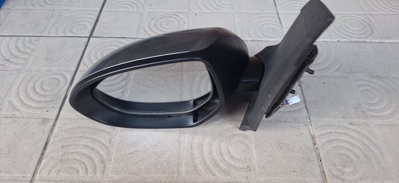 กระจกมองข้าง Mazda2 ข้างซ้าย มีไฟเลี้ยว กระจกมองข้าง Mazda2 ข้างซ้าย มีไฟเลี้ยว