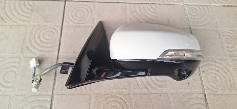 กระจกมองข้าง Nissan j32 ข้างซ้าย สีขาว