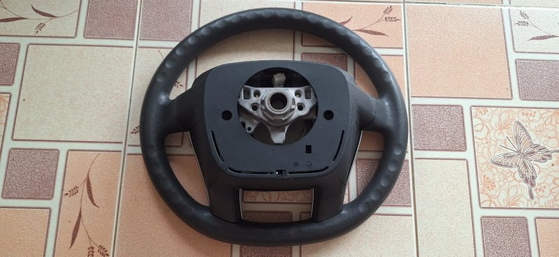 พวงมาลัย Toyota Prius แท้ มือสองญี่ปุ่น ขนาด14นิ้ว พวงมาลัย Toyota Prius แท้ มือสองญี่ปุ่น ขนาด14นิ้ว