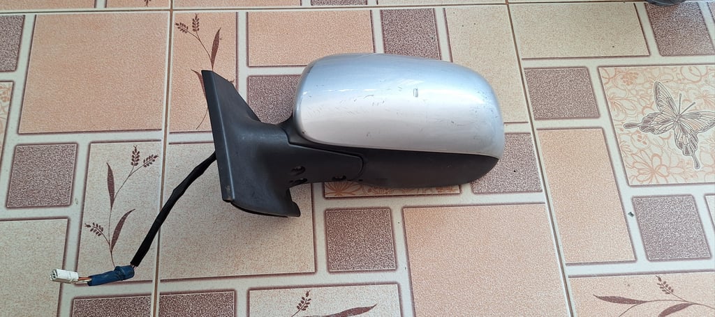 กระจกมองข้าง Toyota yaris ข้างซ้าย กระจกมองข้าง Toyota yaris ข้างซ้าย