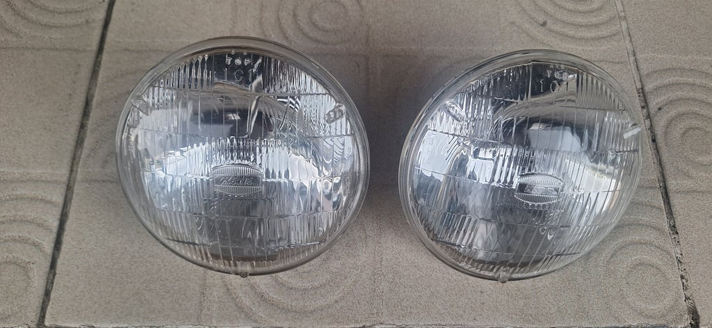 ไฟหน้าทรงกลมรถรุ่นเก่า Koito มือสองจากญี่ปุ่น ขนาด 5.5นิ้ว ไฟหน้าทรงกลมรถรุ่นเก่า Koito มือสองจากญี่ปุ่น ขนาด 5.5นิ้ว