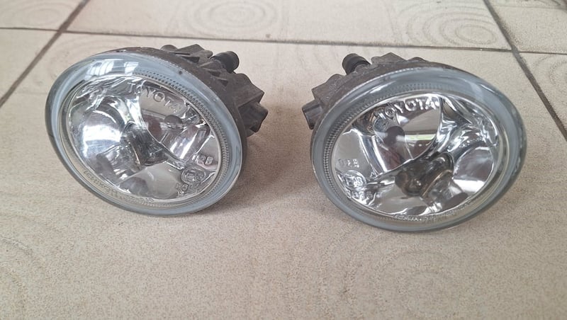 ไฟตัดหมอก TOYOTA WISH แท้ ไฟตัดหมอก TOYOTA WISH แท้