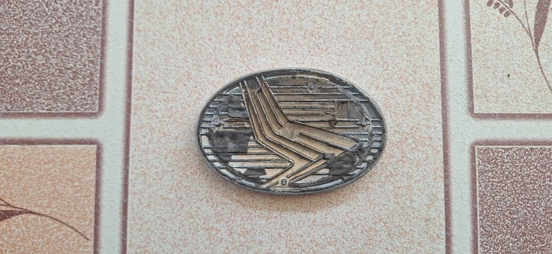 โลโก้ TOYOTA ตัวนอก ติดรถ Toyota มือสองจากญี่ปุ่น