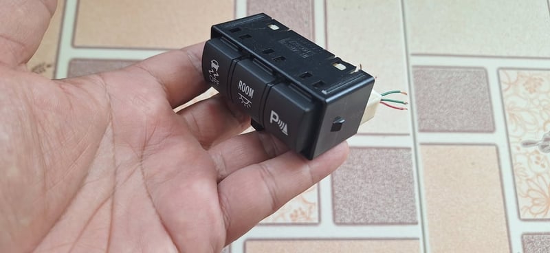 สวิทช์VSC TOYOTA ALPHAD แท้ สวิทช์VSC TOYOTA ALPHAD แท้