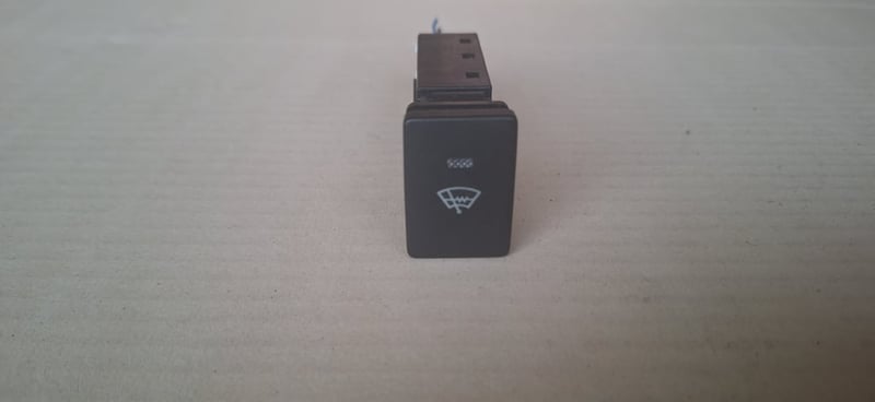 สวิทช์ Heating Toyota แท้ ขนาด 2.2 x 3.3เซนติเ สวิทช์ Heating Toyota แท้ ขนาด 2.2 x 3.3เซนติเ