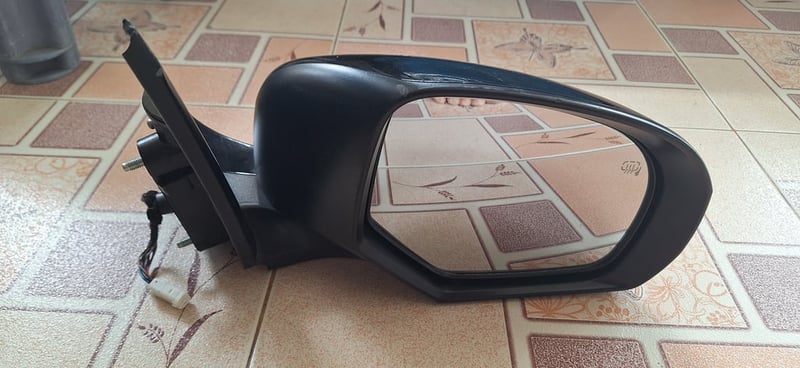 กระจกมองข้าง Suzuki Swift 1.2 ข้างขวา สีดำ