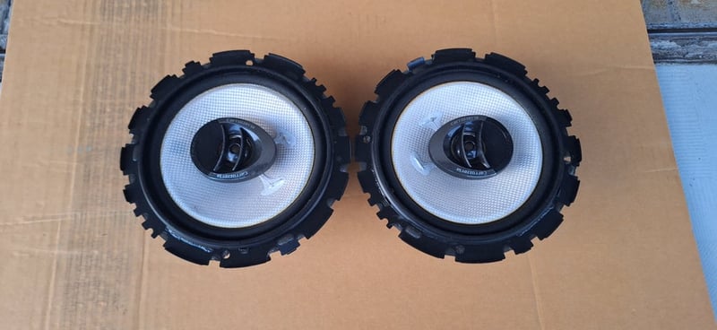 ดอกลำโพงติดรถยนต์ Carrozzeria Pioneer ขนาด 6นิ้วแกนร่วม 2 ทาง รุ่น TS-F1600