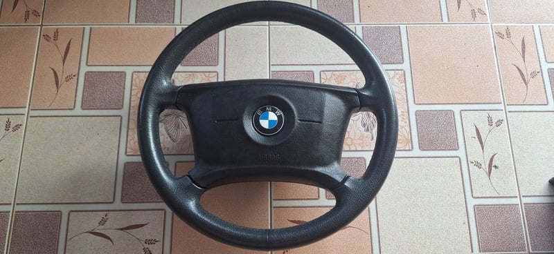 พวงมาลัย BMW หนังเย็บแท้ สภาพสวย