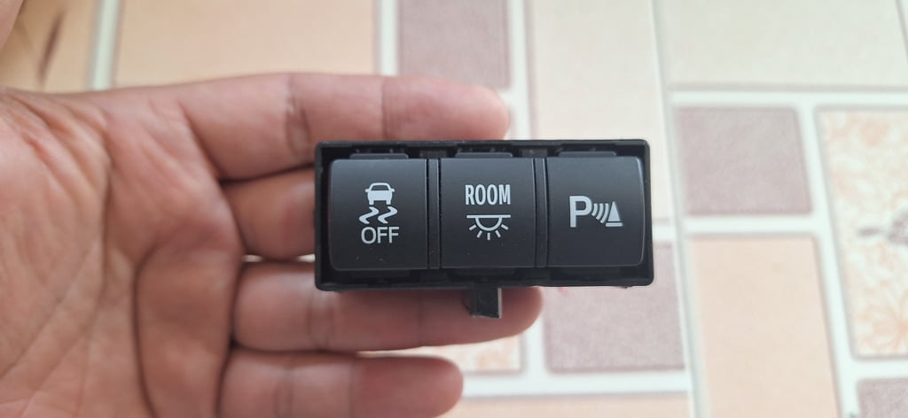 สวิทช์VSC TOYOTA ALPHAD แท้