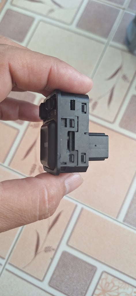 สวิทช์ปรับกระจกมองข้าง HONDA CIVIC EK ปี95-96 แท้ โฉมตาโต แบบมีปุ่มพับ