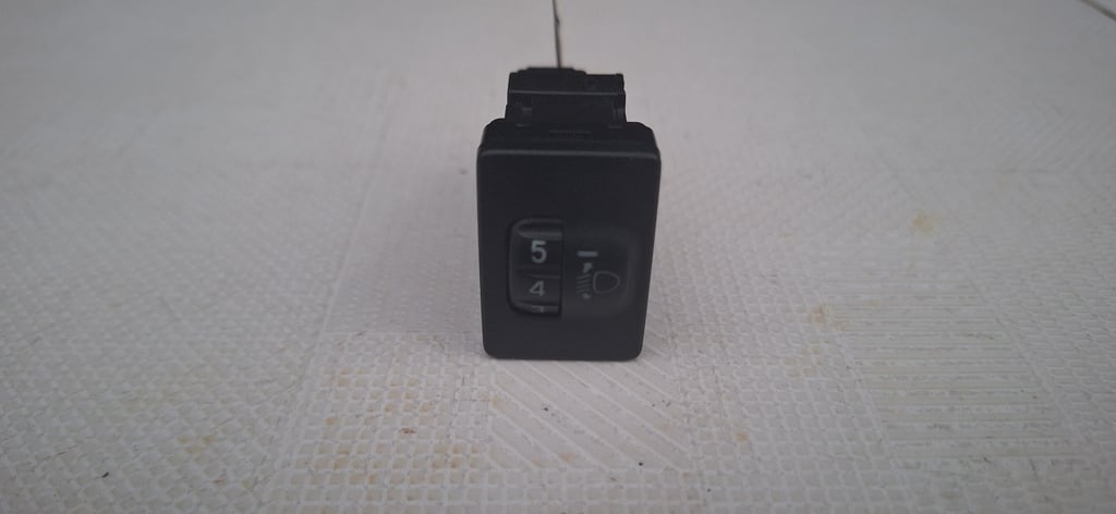 สวิทช์ปรับระดับไฟหน้า Toyota แท้ ไฟสีส้ม ขนาดใส่ช่องสวิทช์ Yaris  สวิทช์ปรับระดับไฟหน้า Toyota แท้ ไฟสีส้ม ขนาดใส่ช่องสวิทช์ Yaris