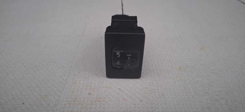 สวิทช์ปรับระดับไฟหน้า Toyota แท้ ไฟสีส้ม ขนาดใส่ช่องสวิทช์ Yaris สวิทช์ปรับระดับไฟหน้า Toyota แท้ ไฟสีส้ม ขนาดใส่ช่องสวิทช์ Yaris