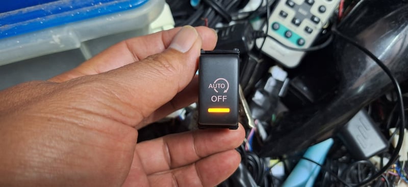 สวิทช์ AUTO OFF NISSAN แท้ มือสองญี่ปุ่น 