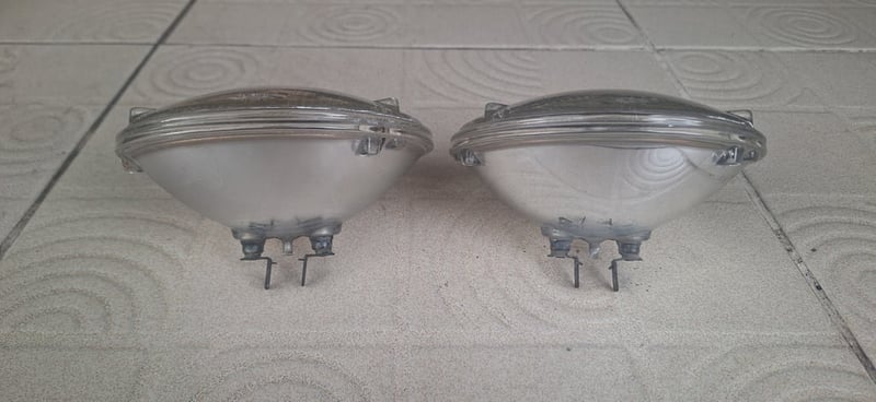 ไฟหน้าทรงกลมรถรุ่นเก่า Koito มือสองจากญี่ปุ่น ขนาด 5.5นิ้ว ไฟหน้าทรงกลมรถรุ่นเก่า Koito มือสองจากญี่ปุ่น ขนาด 5.5นิ้ว