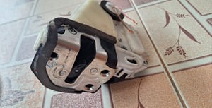 กลอนประตูไฟฟ้า หลังข้างซ้าย Toyota Yaris 1.5