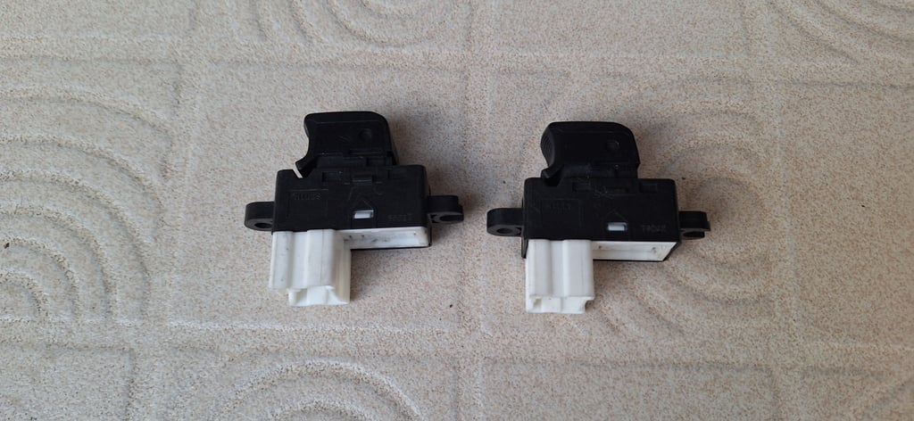 สวิทช์กดกระจกประตูไฟฟ้า NISSAN J31 แท้ สวิทช์กดกระจกประตูไฟฟ้า NISSAN J31 แท้