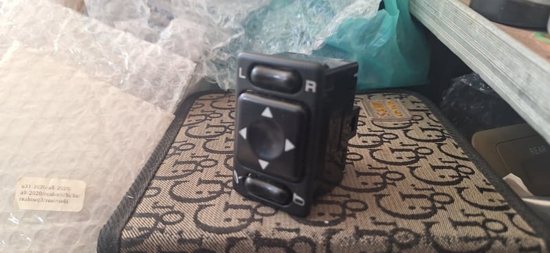 สวิทช์ปรับกระจกมองข้าง Subaru Impreza GG2 GG9 GDA แท้ สวิทช์ปรับกระจกมองข้าง Subaru Impreza GG2 GG9 GDA แท้