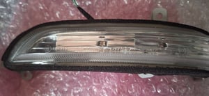 ไฟเลี้ยวกระจกมองข้าง Nissan j32 ข้างซ้าย แท้