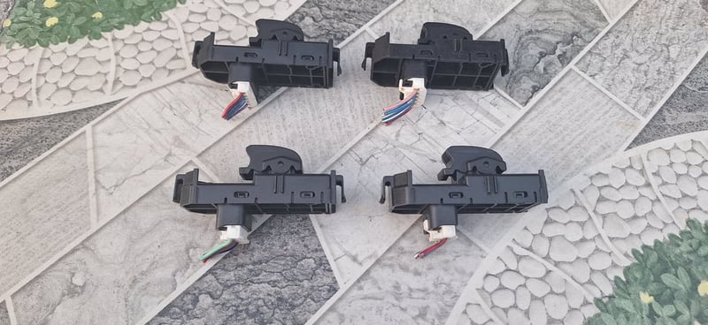 สวิทช์กดกระจก DAIHATSU แท้ มือสองญี่ปุ่น สวิทช์กดกระจก DAIHATSU แท้ มือสองญี่ปุ่น