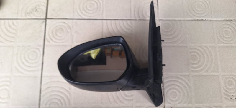 กระจกมองข้าง Mazda2 แท้ ข้างซ้าย โฉมแรก สีบอร์นเงิน