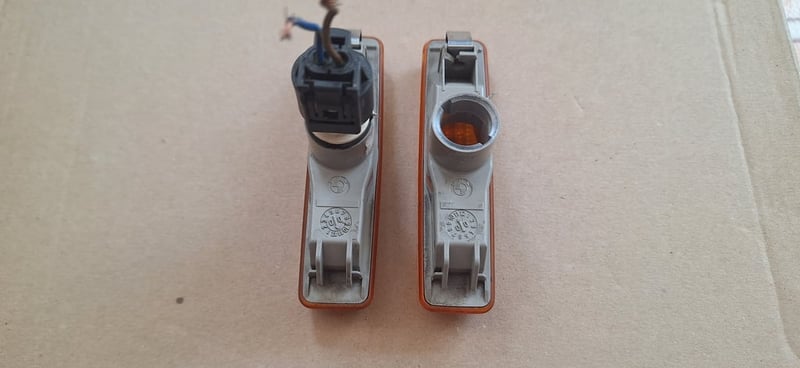 ไฟเลี้ยวแก้ม BMW E39 SERIES 5 แท้ สีส้ม 