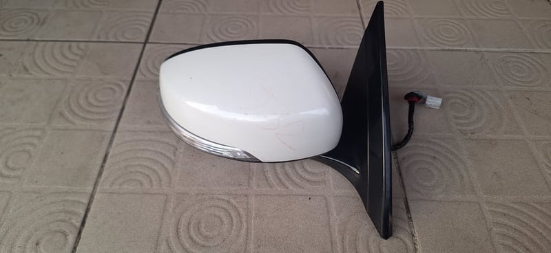 กระจกมองข้าง Nissan j32 ข้างขวา สีขาว