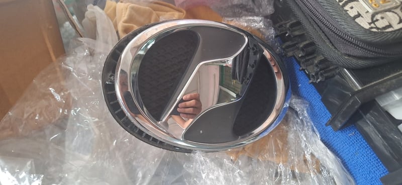 โลโก้ตัวนอก ติดหน้ารถ Toyota yaris โฉมแรก 2006 -2009 โลโก้ตัวนอก ติดหน้ารถ Toyota yaris โฉมแรก 2006 -2009