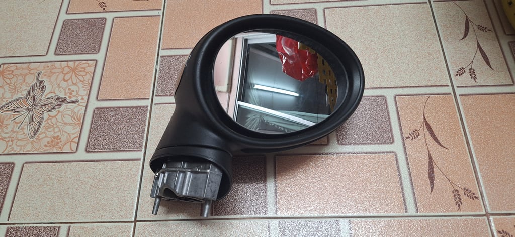 กระจกมองข้าง MiniCooper R56 ข้างขวา แท้ ลายหมากฮอส