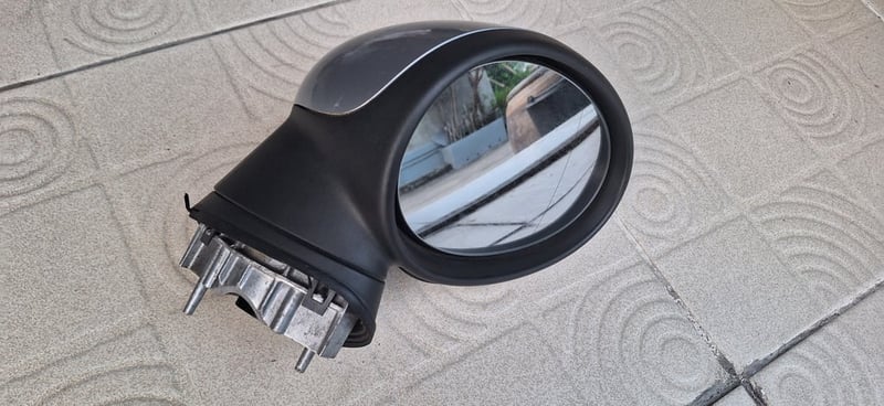 กระจกมองข้าง Mini R56 ข้างขวา สีบอร์น แท้ กระจกมองข้าง Mini R56 ข้างขวา สีบอร์น แท้