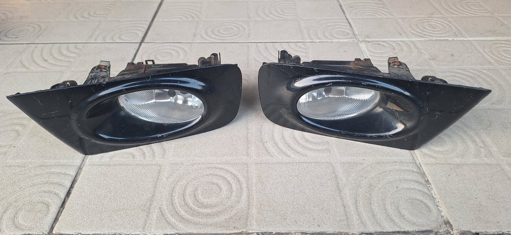 ไฟตัดหมอก HONDA แท้ พร้อมกรอบสีดำ มือสองญี่ปุ่น