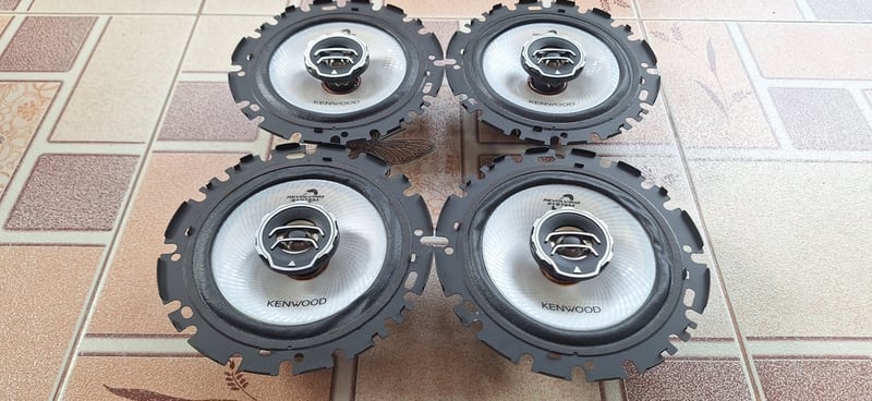 ดอกลำโพงติดรถยนต์ KENWOOD 6นิ้ว 150W แกนร่วมสองทาง ดอกลำโพงติดรถยนต์ KENWOOD 6นิ้ว 150W แกนร่วมสองทาง