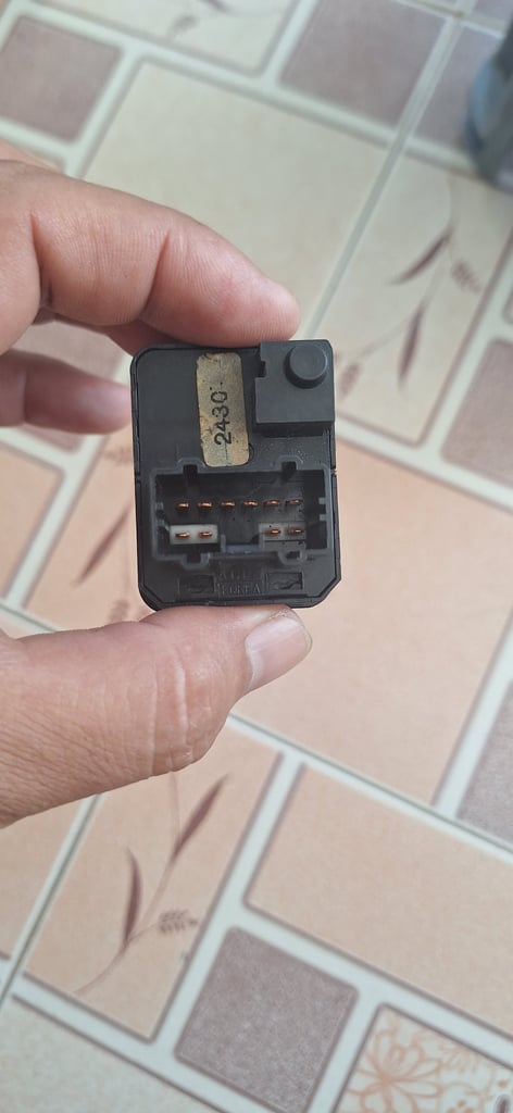 สวิทช์ปรับกระจกมองข้าง HONDA CIVIC EK ปี95-96 แท้ โฉมตาโต แบบมีปุ่มพับ