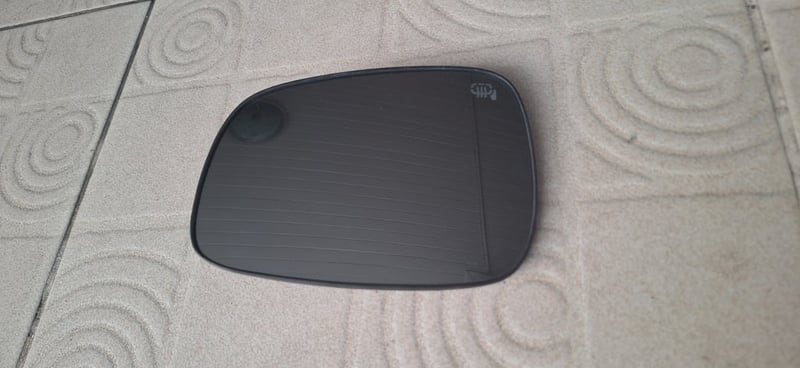 เลนส์กระจกมองข้าง Suzuki Swift 1.5 ข้างซ้าย รุ่นมีไฟเลี้ยว 