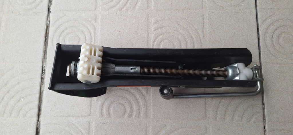 แม่แรง BENZ แท้ แม่แรง BENZ แท้