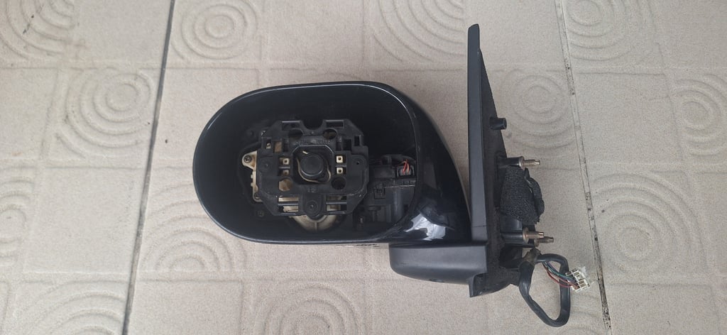 กระจกมองข้าง NISSAN Cube ข้างซ้าย ไม่มีเลนส์กระจก กระจกมองข้าง NISSAN Cube ข้างซ้าย ไม่มีเลนส์กระจก