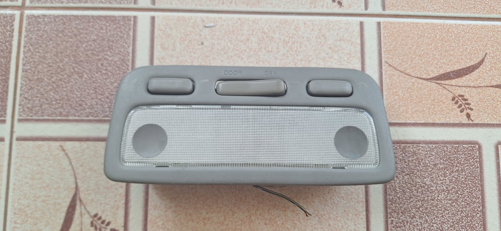 ไฟส่องแผนที่ TOYOTA รุ่นเก่า  ตรงรุ่น Toyota Celica T20 1994