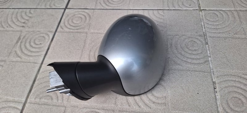 กระจกมองข้าง Mini R56 ข้างขวา สีบอร์น แท้ กระจกมองข้าง Mini R56 ข้างขวา สีบอร์น แท้