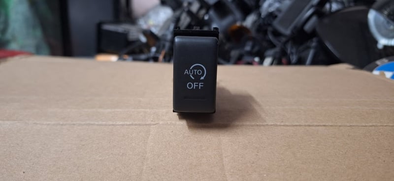 สวิทช์ AUTO OFF NISSAN แท้ มือสองญี่ปุ่น สวิทช์ AUTO OFF NISSAN แท้ มือสองญี่ปุ่น