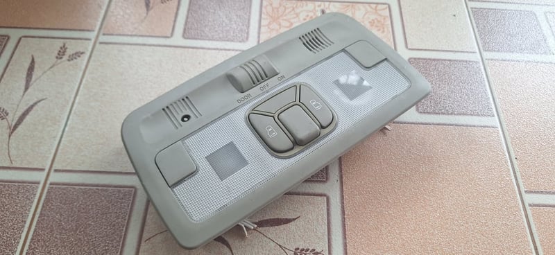 ไฟส่องแผนที่ ไฟในเก๋ง ไฟเพดาน Toyota Estima แท้ ไฟส่องแผนที่ ไฟในเก๋ง ไฟเพดาน Toyota Estima แท้