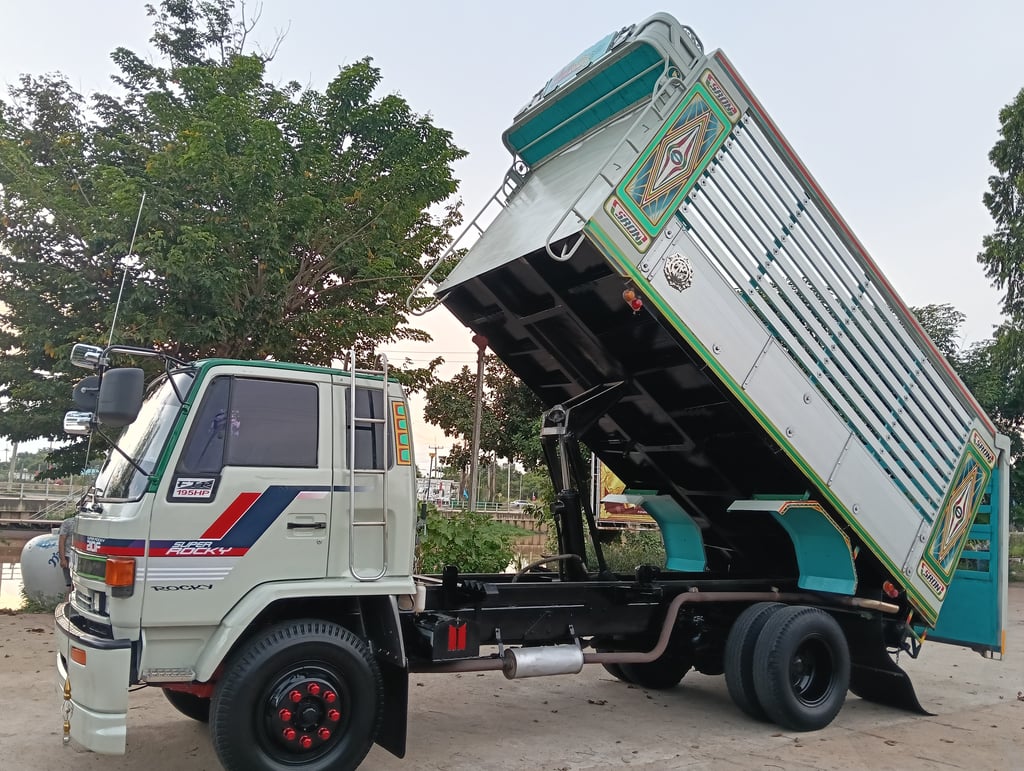 ขายรถ6ล้อดั๊มพ์เกษตร ISUZU ROCKY FTR (รถห้างค่ะ) รถพร้อมใช้งาน เอกสารพร้อมโอน