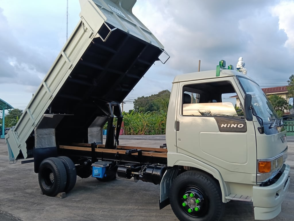 HINO FC 120แรง 6ล้อ ดั้มพ์ (รถห้างมือเดียวค่ะ) รถพร้อมใช้งาน เอกสารพร้อมโอน HINO FC 120แรง 6ล้อ ดั้มพ์ (รถห้างมือเดียวค่ะ) รถพร้อมใช้งาน เอกสารพร้อมโอน