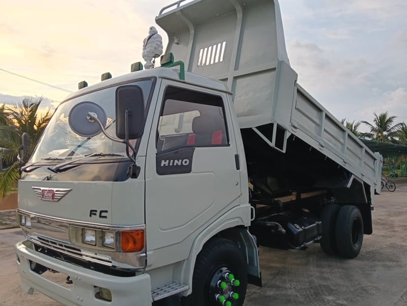 ขายรถ6ล้อดั๊มพ์ Hino Fc 120แรง รถพร้อมใช้งาน เอกสารพร้อมโอน