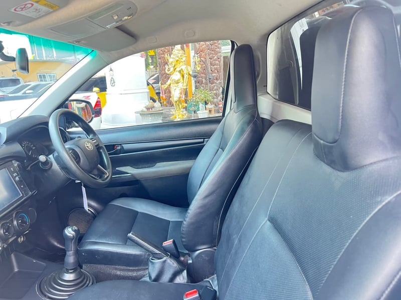 Toyota Hilux Revo 2.4 Entry ปี 2021 Toyota Hilux Revo 2.4 Entry ปี 2021