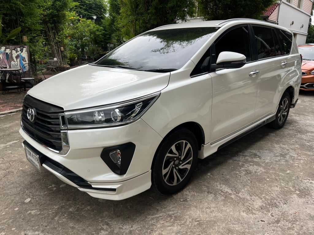  INNOVA 2.8 Crysta 