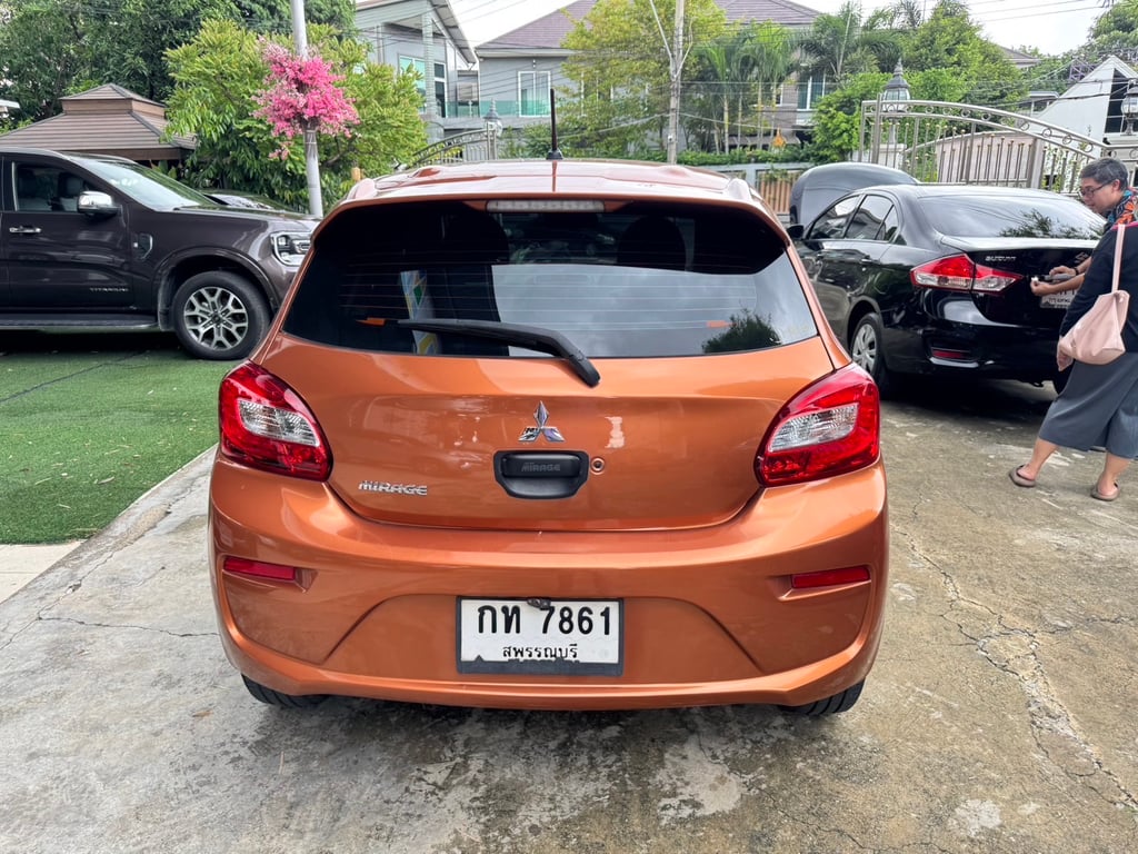 Mitsubishi MIRAGE 1.2 GLS Hatchback