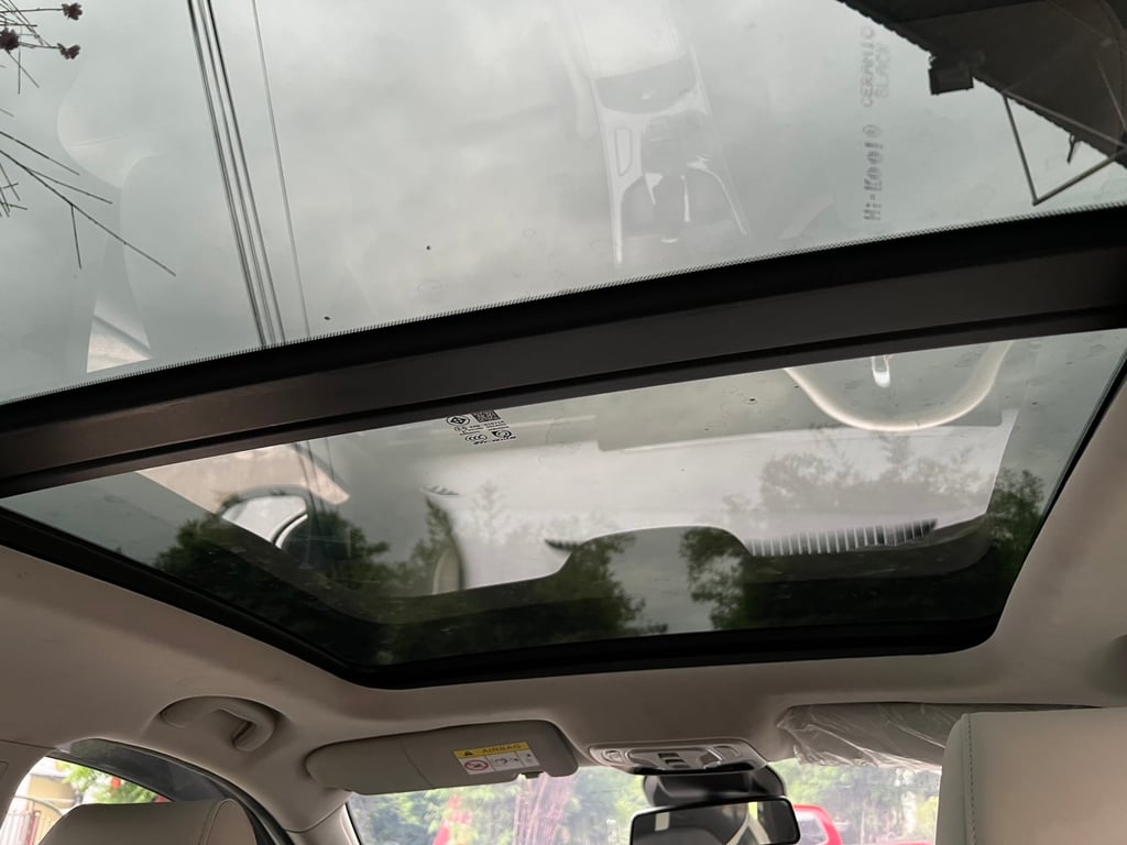 MG VS HEV 1.5 X Two Tone 