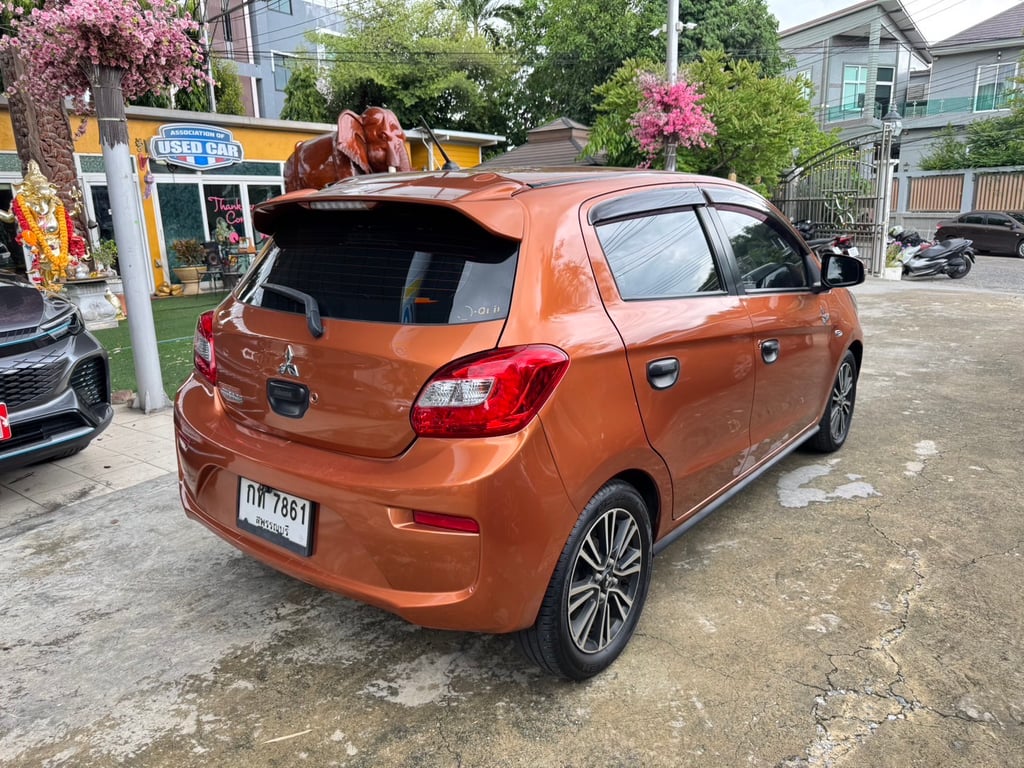 Mitsubishi MIRAGE 1.2 GLS Hatchback